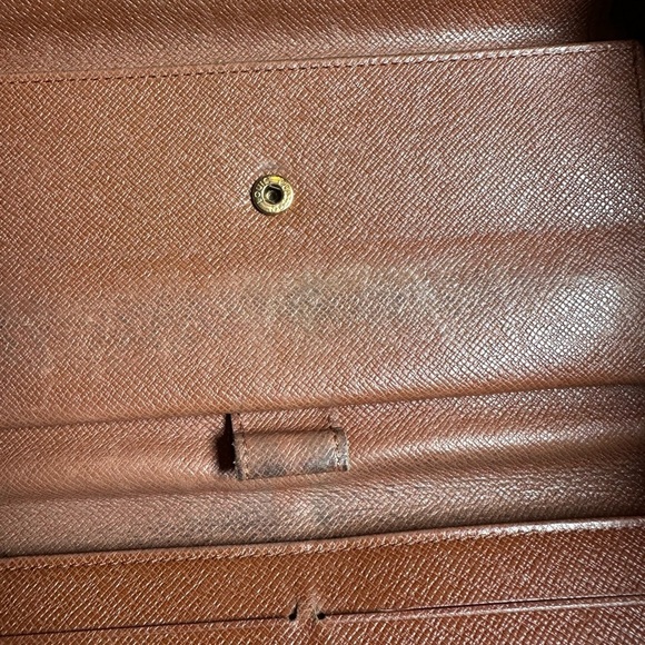 AUTHENTIC LOUIS VUITTON MONOGRAM
SARAH WALLET MI0955 - Picture 2 of 13